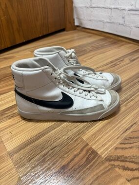 Nike High-Top Balzer Mids Sneakers White with Black Swoosh, 5.5Y